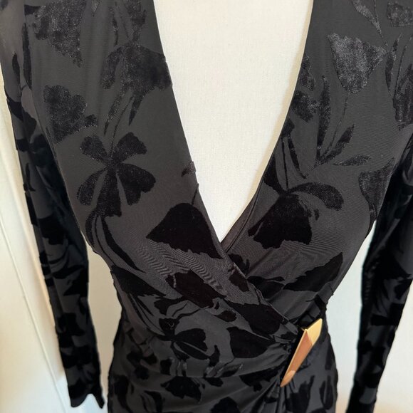 Beautiful Calvin Klein Black Dress Long Sleeves - Picture 2 of 5